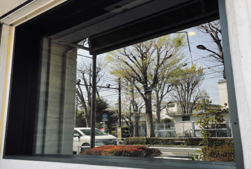 店舗の“顔”を守る。窓ガラスをコーティングで清潔感と印象アップを両立！清掃の外注費の削減にも！【愛知常滑店】