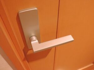 ドアノブ抗菌コーティングの効果を最大限に引き出すためのメンテナンス方法