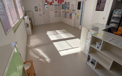 保育園床転倒防止コーティング