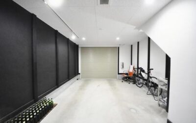 タイヤ痕・油ジミとサヨナラ！ガレージ床コーティングで美しさと機能性を両立