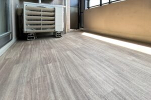 雨や黄砂の汚れに強い！春夏におすすめのベランダ防汚コーティング