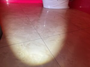 飲食店の清掃時間短縮に！フロアコーティング施工で人件費削減事例【愛知常滑店】