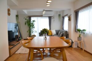 大阪の冬の乾燥・汚れ対策に最適！家具を長持ちさせる最新保護術