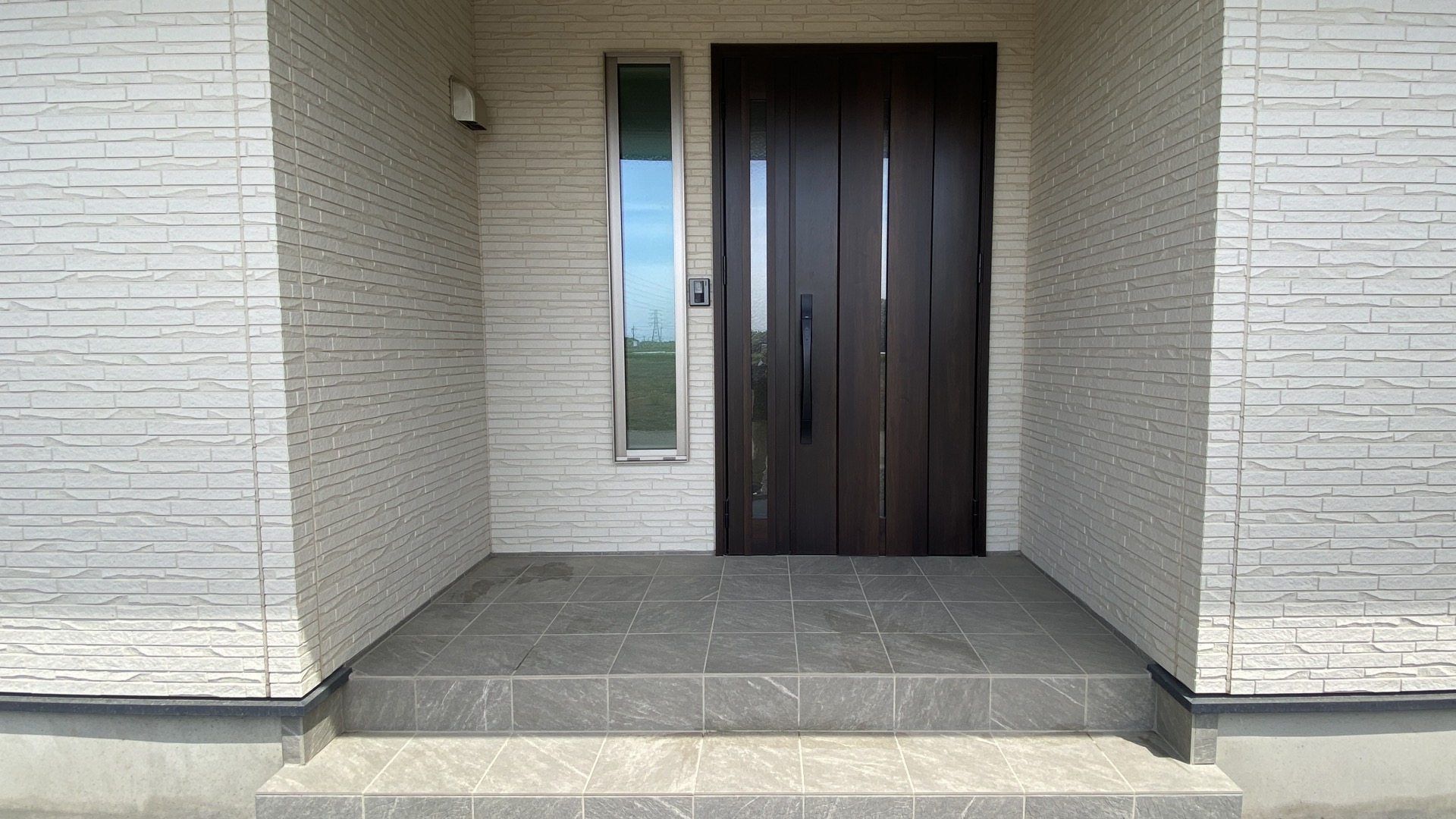 東京の冬支度!玄関タイルの汚れ・水シミを防ぐコーティングとは