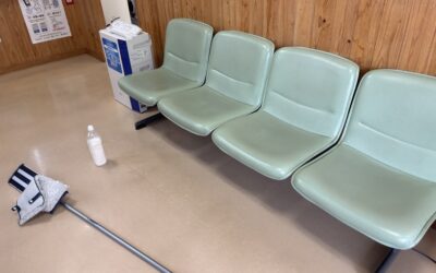 病院・施設の待合室コーティング｜長椅子・テーブルを衛生的に維持