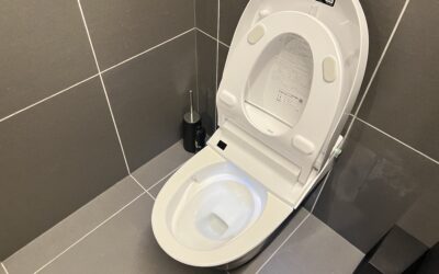 「臭いの原因は壁と床？」トイレ全体を守る防臭・抗菌コーティング