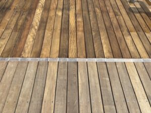 最近流行りのルーフバルコニー｜コーティング施工（ウッド・コンクリート・タイル・長尺シート）
