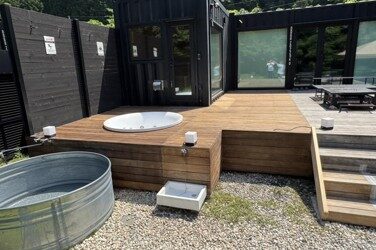 ウッドデッキの耐久性を高めるコーティング【愛知常滑店】