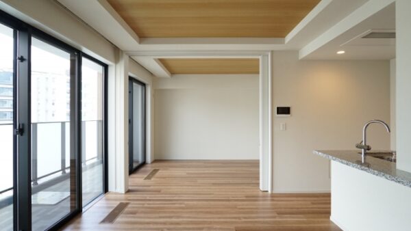 大阪のジメジメに打ち勝つ！ハウスコーティングで快適・清潔な住まいへ