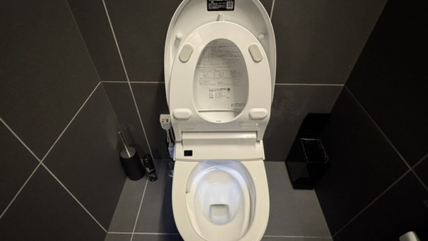 トイレ抗菌防臭コーティングのメリットと注意点（グラシオン佐賀小城店）