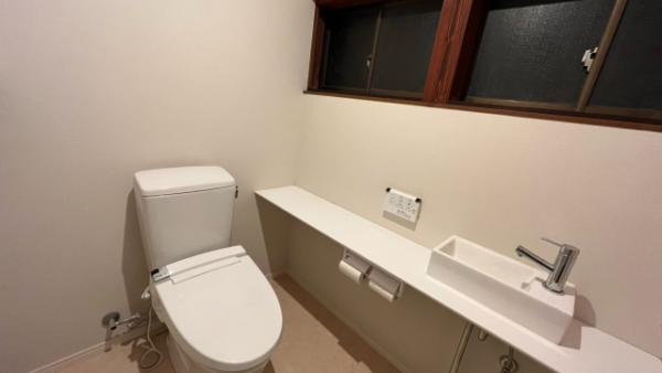 「見えないところまでピカピカに！トイレ空間のコーティングで清潔感を徹底キープ」