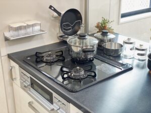 新築キッチンを傷から守る ― グラシオンのコーティング