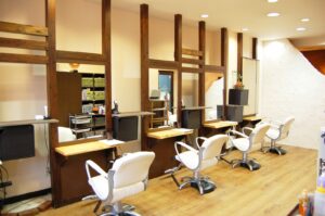 【美容室・サロン向け】カラー剤汚れや水アカを防ぐガラスコーティングのすすめ【新潟寺尾店】