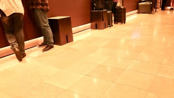 「清掃コストを30％削減」―商業施設の床コーティングによる人件費削減効果とは【愛知常滑店】