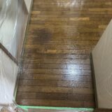 水の染み込みを防ぐ、新しい床メンテナンス