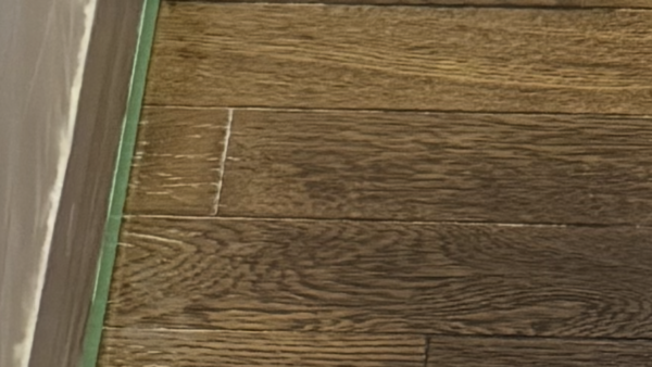 水まわりのフローリングがガタガタに？研磨＋コーティングで新品のように復活！