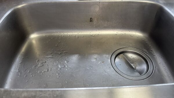 汚れが落ちやすいステンレスへ。シンク・天板のコーティング