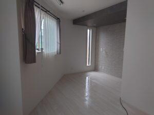 滑りやすいフローリングが“事故のもと”に。コーティングで安心の住まいへ