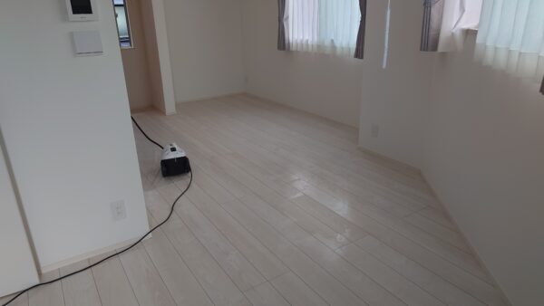 「気づけば白っぽい…その床、まだ再生できます」