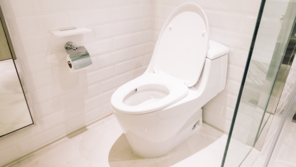 トイレの黄ばみ・臭い対策に！福岡でのトイレコーティング施工と効果【福岡大牟田店】