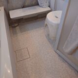 お風呂の「見えない継ぎ目」を防御！浴槽・床・台の連結コーティング戦略