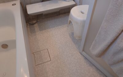 お風呂の「見えない継ぎ目」を防御！浴槽・床・台の連結コーティング戦略