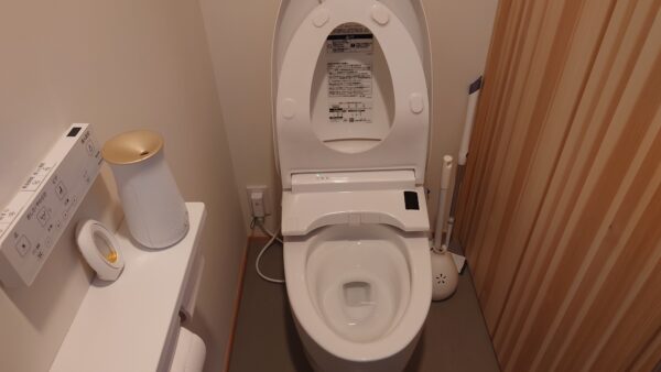 佐賀で人気のトイレコーティング｜家庭の清潔を守る最新お手入れ法（グラシオン佐賀小城店）