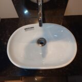 その洗面ボウルは「菌の実験場」になっていませんか？抗菌コーティングで手に入れる衛生的な朝