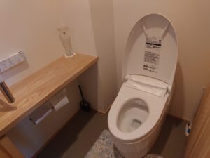 トイレ掃除を楽にする方法！汚れが付きにくい環境づくりで時短＆清潔！｜ハウスコーティンググラシオン兵庫神戸店