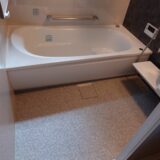 浴室床の黒ずみリスクを軽減する防汚コーティングの仕組み【愛知常滑店】