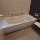 “時短掃除”と“安心の入浴”を両立する浴槽コーティング——忙しい家庭ほどメリット大（グラシオン佐賀小城店）