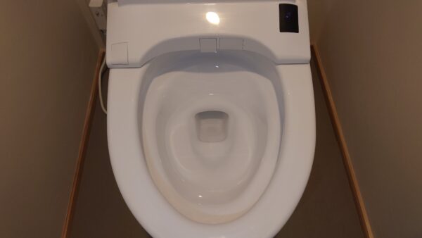 【トイレのコーティングをご検討中の方必見】防汚・防臭・掃除が楽になるセラミックコーティングとは？