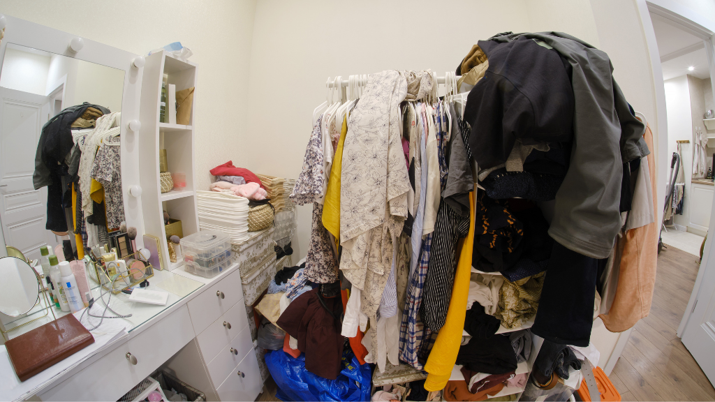 『ここにも!?』脱衣所の壁・床の“水はねカビ”対策【福島郡山店】