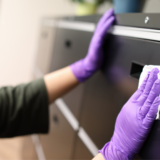 「掃除を“頼む”より、“汚れを防ぐ”という選択」