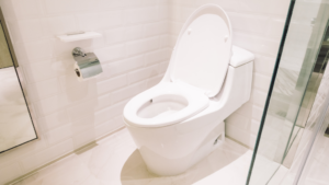 トイレの「におい」と「尿石」の悩み解消はどっち？クリーニングとコーティングを徹底比較【新潟市】