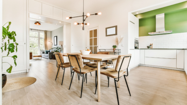 「木製ダイニングテーブルを長く美しく保つ方法」- 食事も暮らしも“いいもの”と暮らすあなたへ – 【福島郡山店】