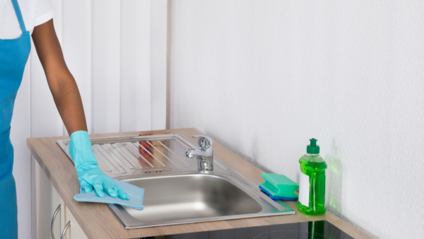 ストレスは「一拭き」で解消！調理台コーティングで叶えるキッチン革命