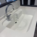 「人工大理石シンクの“老化”は防げる」―見た目以上に差が出るコーティングの秘密