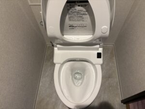 名古屋市｜新築マンションのトイレへ抗菌ガラスコーティングを施工