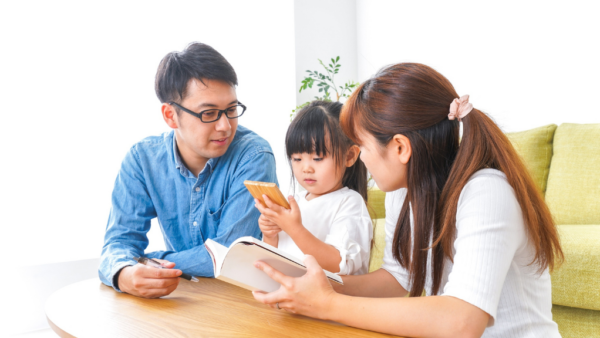 【子育て家庭必見】落書き汚れに強い机と収納棚の保護法【福島郡山店】
