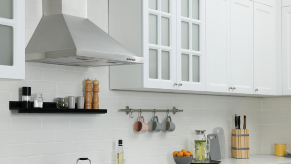 冬の油汚れをラクに落とす！キッチンコーティングの実力