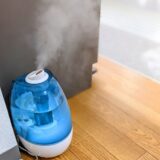 加湿器周りの白いカルキ汚れ・シミを放置しないで！冬のフローリングを守る秘策【新潟市】