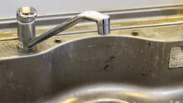 【東京】キッチンシンクの水垢がすぐ戻る人へ｜水道水（カルキ）×油汚れの“定着”を防ぐ掃除とコーティング