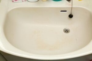 洗面台の黒ずみの原因と落とし方｜実は◯◯が逆効果