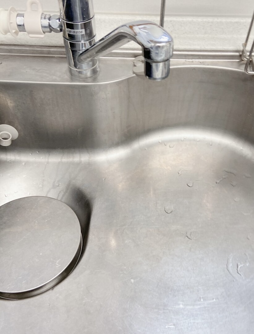 シンクのカビはなぜ発生する?原因と対策、キッチンを清潔に保つコーティングの効果