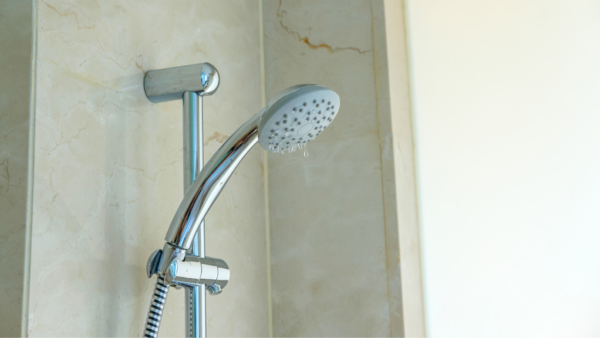 シャワーヘッド・蛇口など金属パーツのコーティング｜水垢・サビ・くすみを防ぐメンテナンス術【福島郡山店】