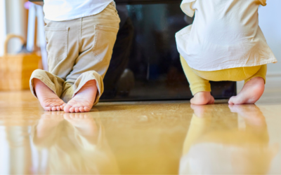 赤ちゃんがいる家で増えている床の悩み