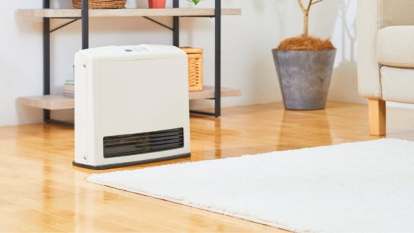 “灯油ファンヒーターの周りだけフローリングが変色する”理由と対策【郡山市】