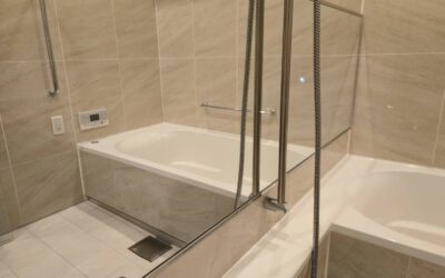 お風呂の鏡のウロコを簡単に落とす方法｜再発防止まで解説