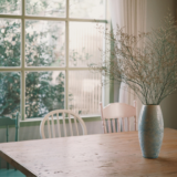 木製ダイニングテーブルが白くなる・くすむ原因は？アルコール拭きと洗剤の落とし穴と、長持ちさせる保護法【郡山市】